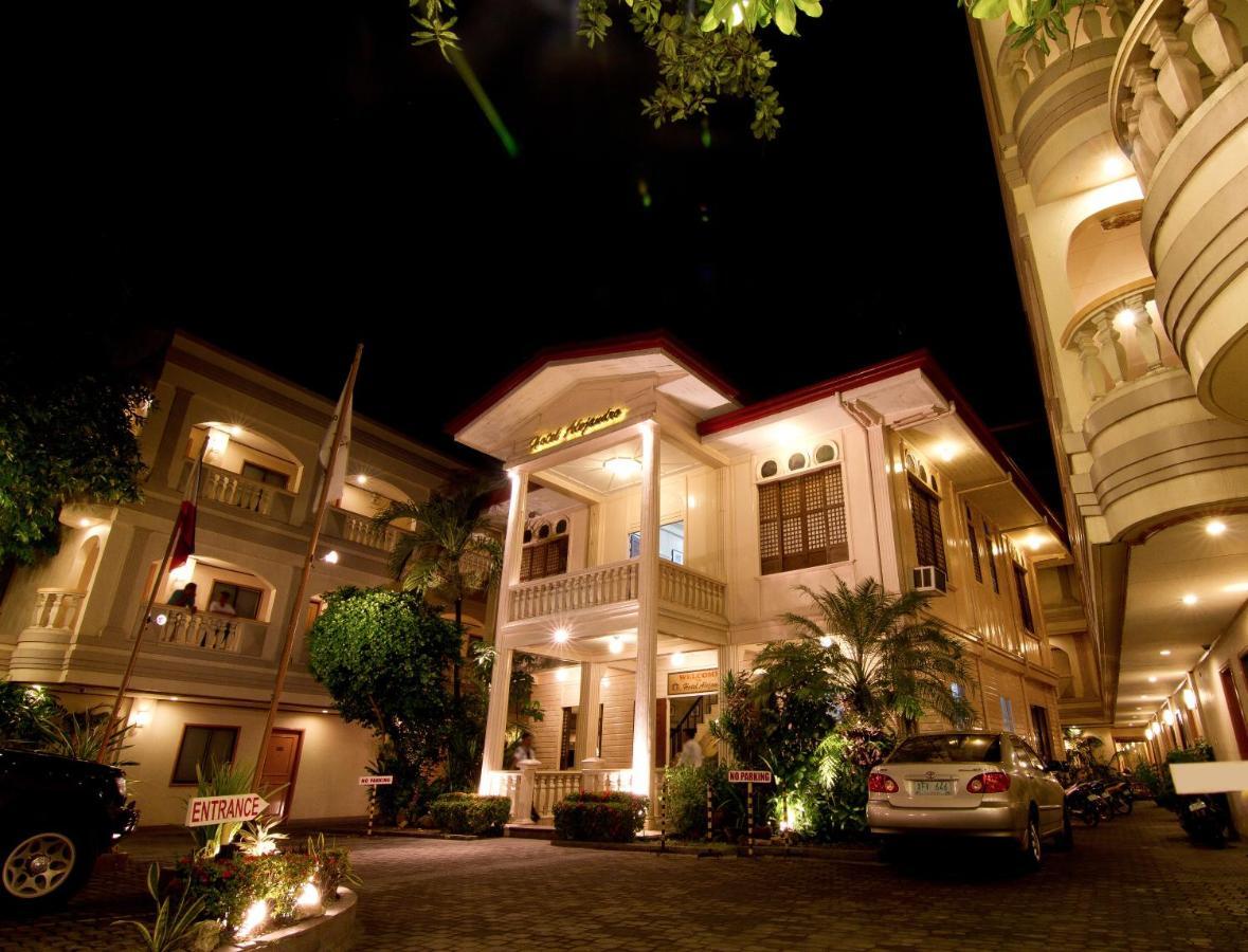 טקלובן Hotel Alejandro מראה חיצוני תמונה